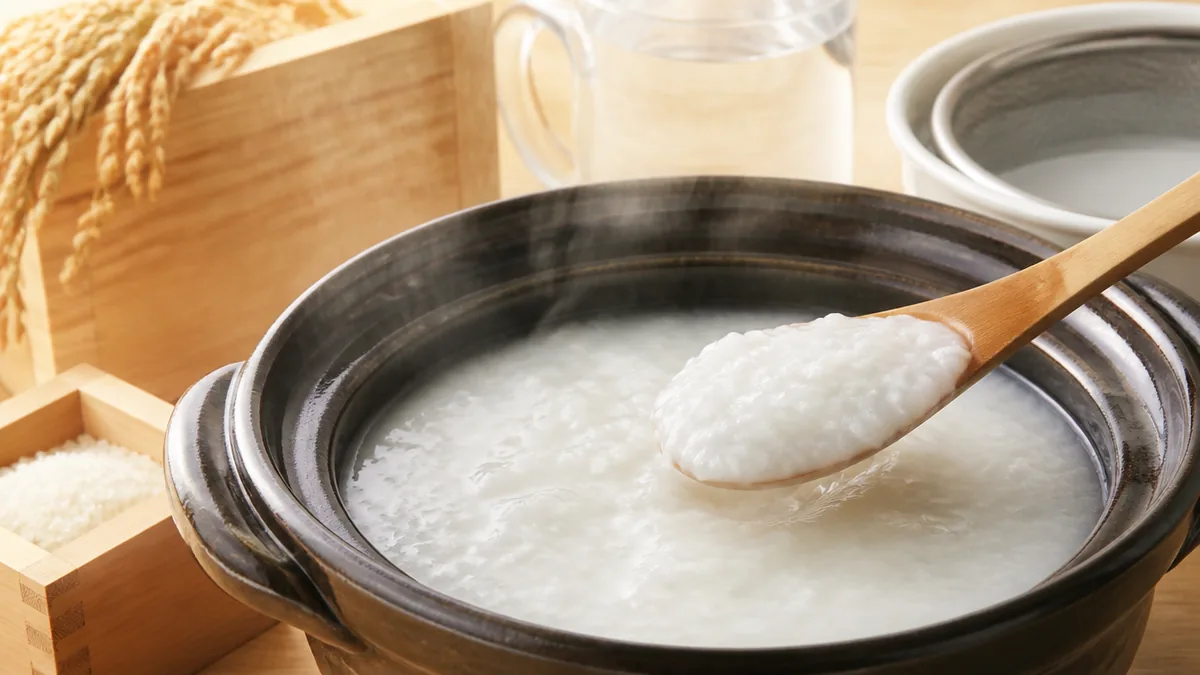 お粥の種類は水の量で5段階｜全粥・五分粥・重湯の違いと茶粥・七草粥の由来のアイキャッチ画像